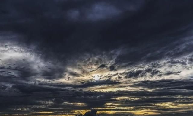 黑云翻墨未遮山的下一句,黑云翻墨未遮山 白雨跳珠乱入船图1