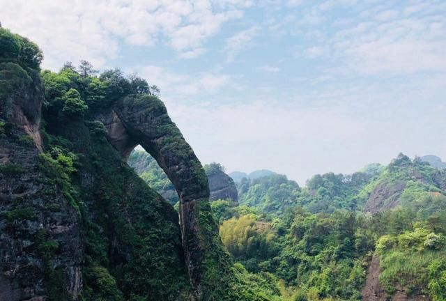 龙虎山在哪里,广西龙虎山风景区在哪里图4