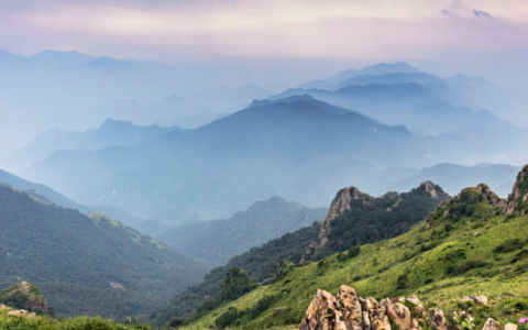 西灵山在哪里,西游记里西天灵山是哪